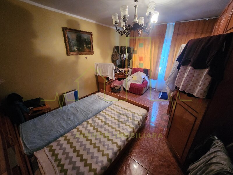 Timisoara Casa individuala. Foarte pretabila de afacere. SAD la parter si intrare separata